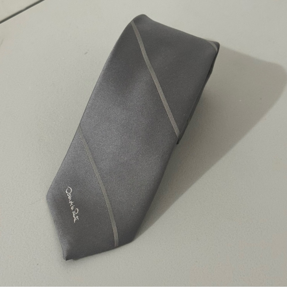 Oscar De La Renta Tie Gray Striped Business Office Polyester/Silk